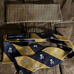 Tommy Hilfiger Navy and Gold Skull Tie